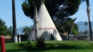 Wigwam Motel with park-like setting